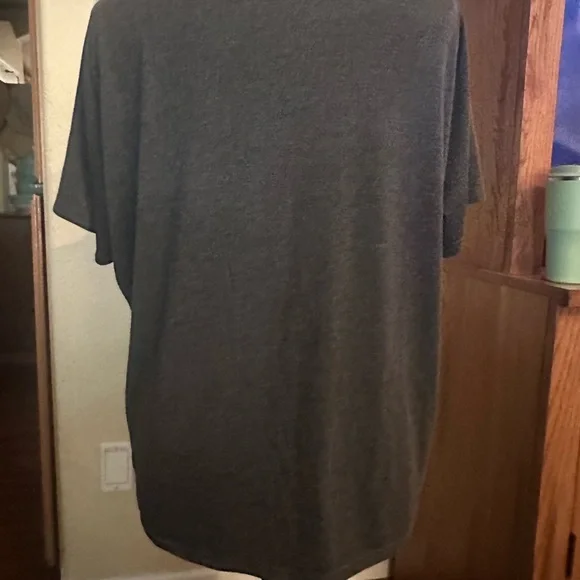 Plus Size 3X gray lightweight floral tee shirt NWOT - Picture 4 of 6